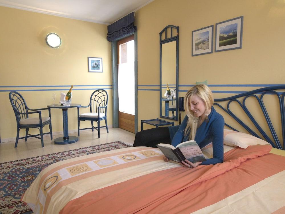 Hotel Astra Ливиньо Екстериор снимка
