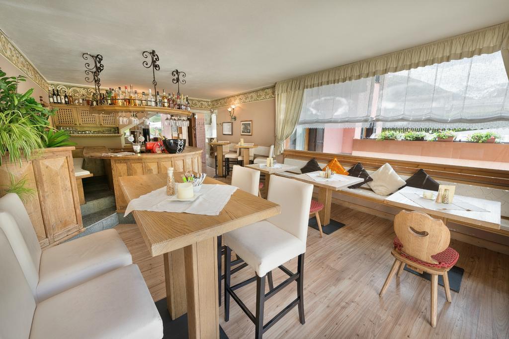 Hotel Astra Ливиньо Екстериор снимка